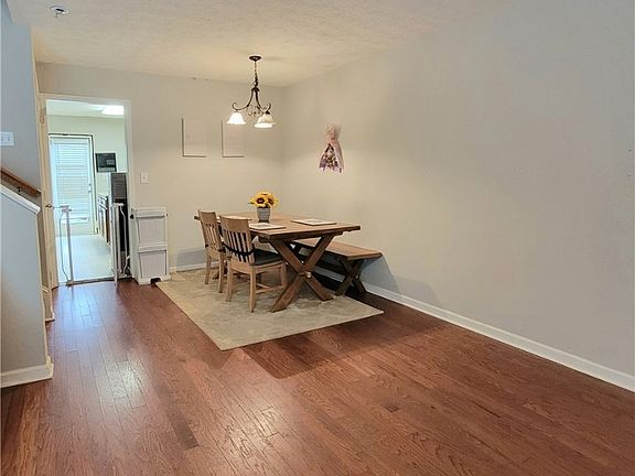 3rd image of 2122 Winding Oak Dr