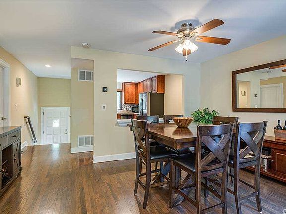 4th image of 34 High Oak Ct