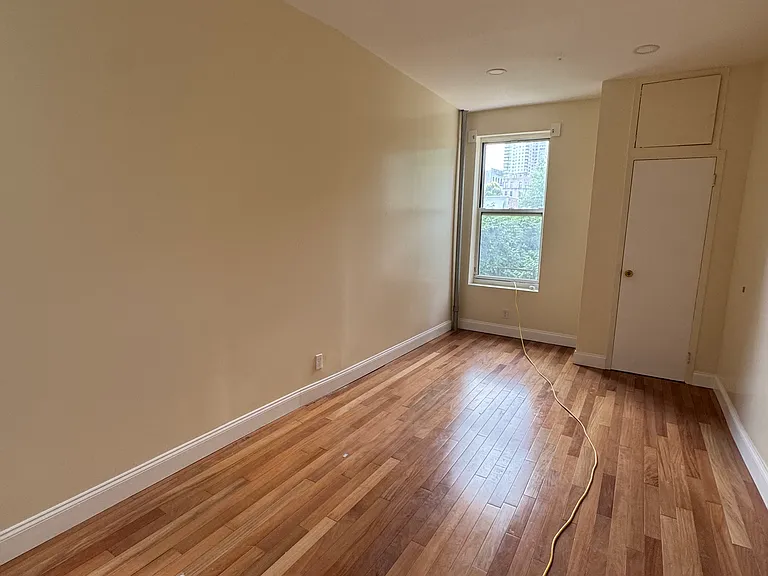 1029 College Ave #2 — Photo 3