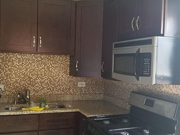 3rd image of 3325 W Belmont Ave #2R