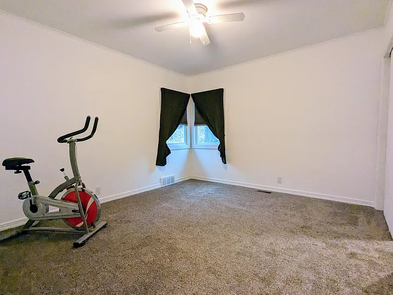 28 Glen Ave — Photo 11