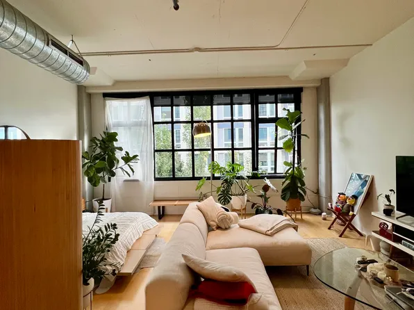 1400 NW Irving St, Portland, OR
