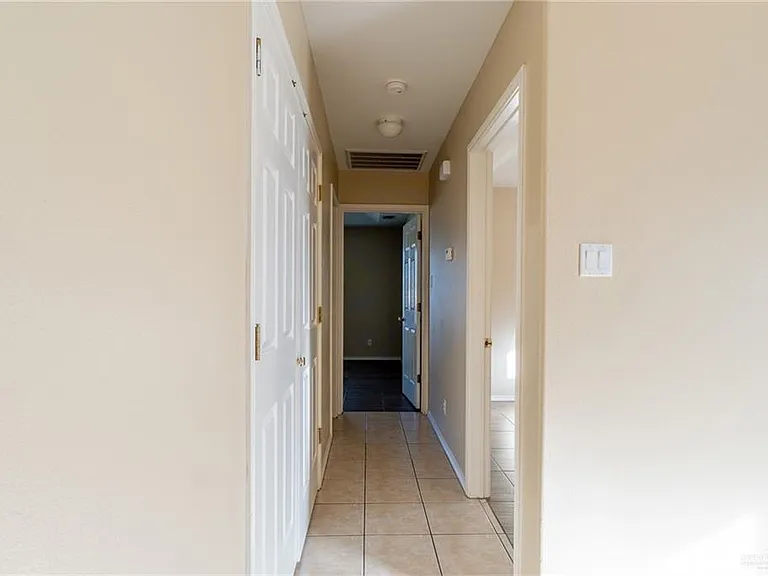 703 N Agate St #C — Photo 12
