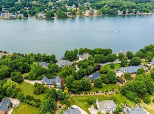 371 44th Avenue Dr NW, Hickory, NC 28601