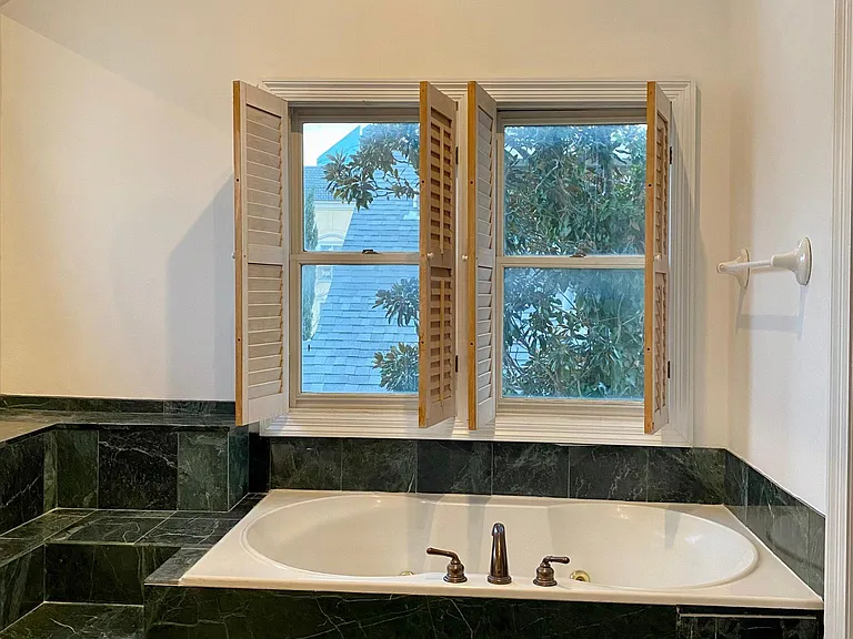 2508 State St #6 — Photo 13