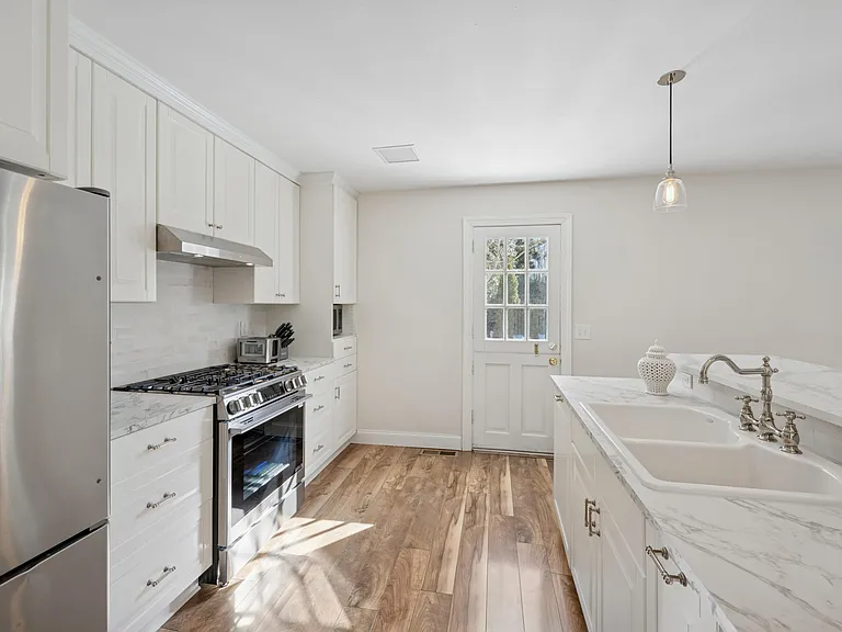570 Hampton Rd #22 — Photo 9