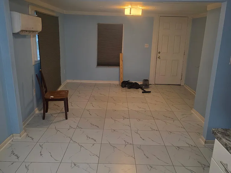 1715 N South St — Photo 3