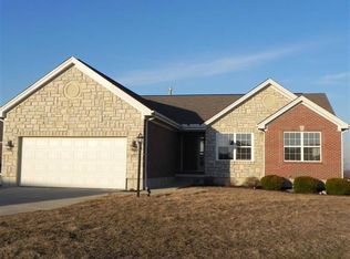5693 Sunrise View Cir, Middletown, OH 45044