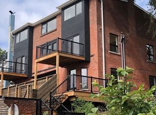 2174 Queen St E, Toronto, ON M4E1E4