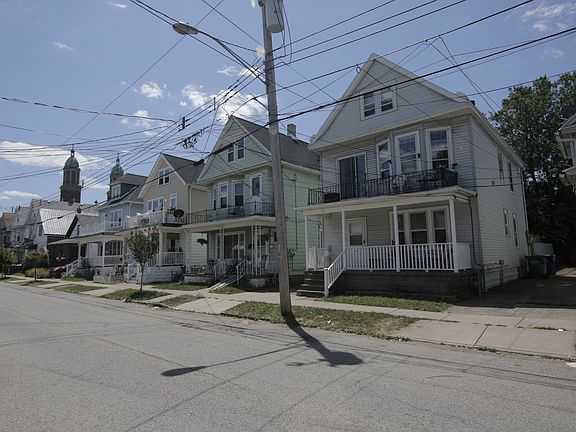 3rd image of 92 Peter St #2