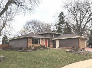 301 Alabama Trl, Carol Stream, IL 60188