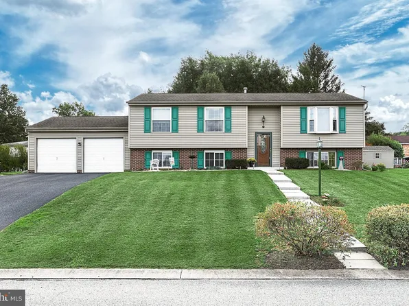 406 Dartha Dr, Dallastown, PA 17313