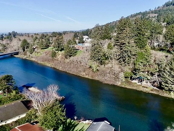 5th image of 99268 Winchuck River Rd