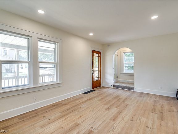 4th image of 3311 12th St SW