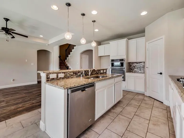 3716 Cameroon Ln — Photo 5