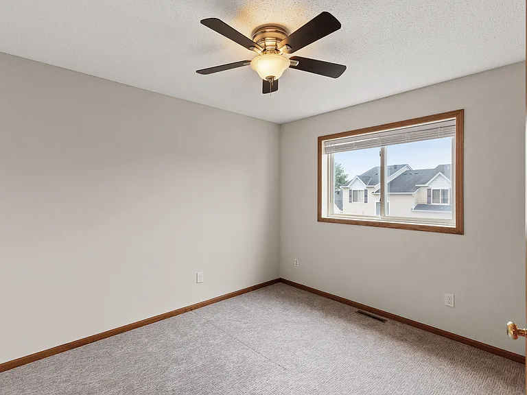 6860 Meadow Grass Ln S — Photo 25