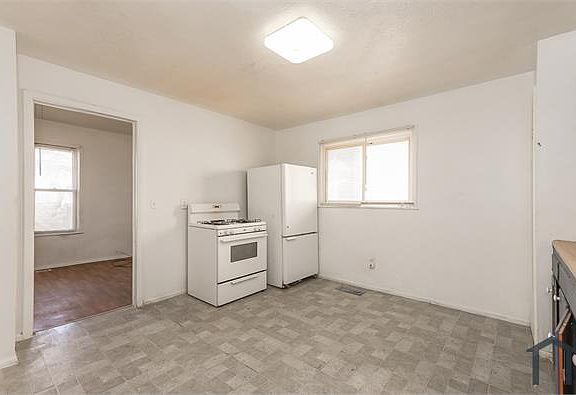 4th image of 8700 Willard Ave