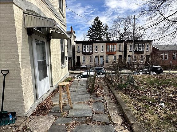 5th image of 131 N Miller St