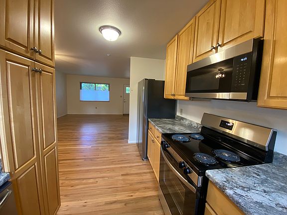 3rd image of 104-106 N 33rd St