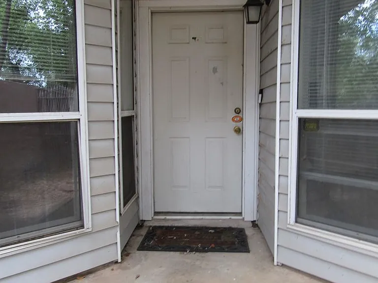 501 NW Fairway Villas Dr — Photo 3