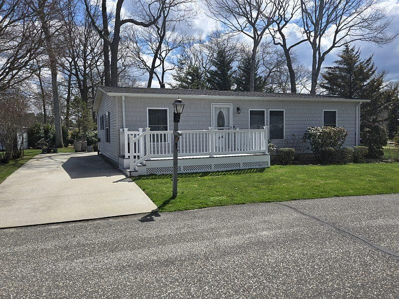 1st image of 1407-93 Middle Rd
