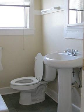 4th image of 967 E Broadway APT 11