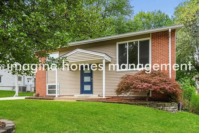 4 bed, 2.0 bath, 1516 sqft, $2,495 — Photo 2
