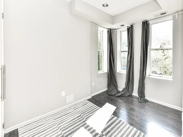 2 S St NE #2 — Photo 13