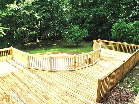 3rd image of 343 Wildwood Ct