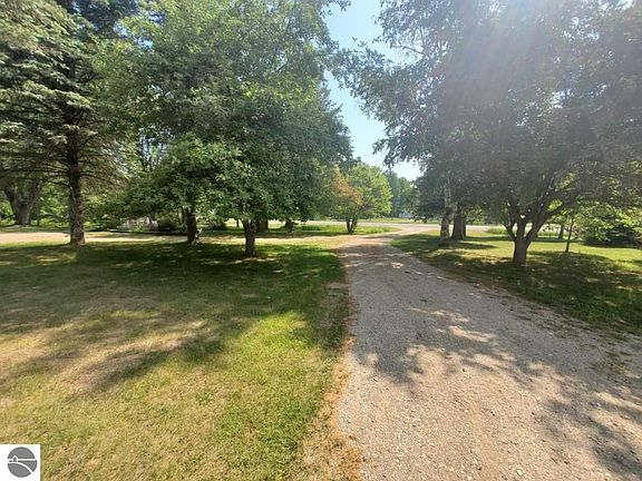4th image of 2385 30th Ave