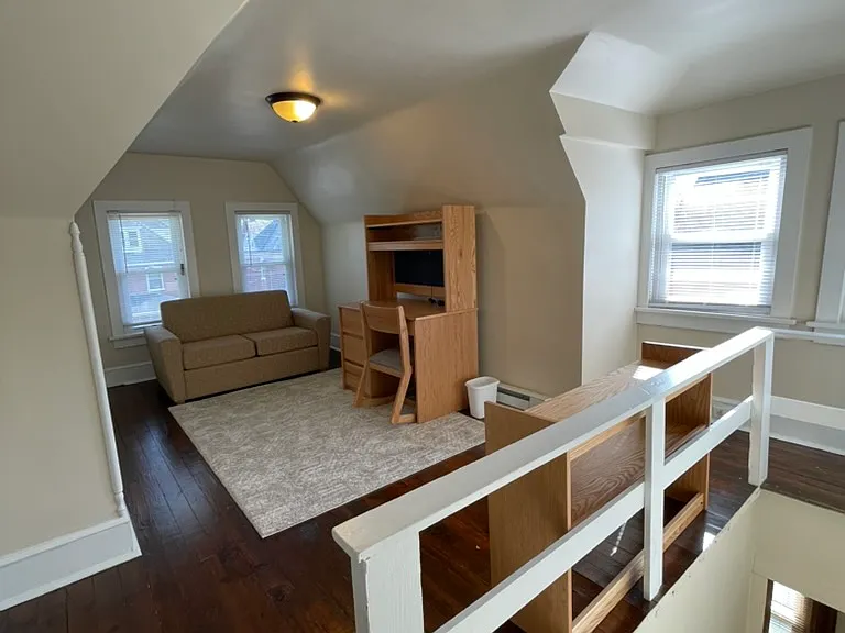 1524 W 4th St — Photo 28