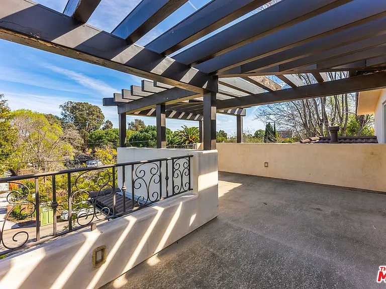 391 S Saltair Ave — Photo 39