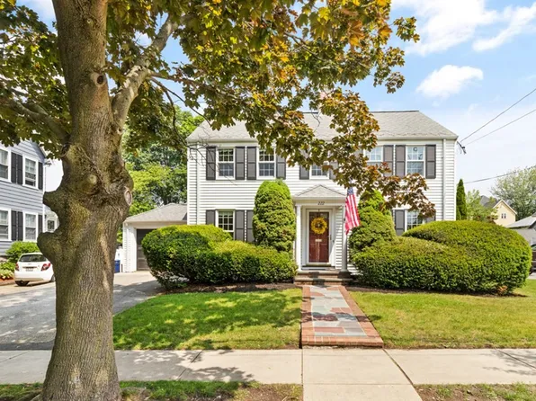222 E Foster St, Melrose, MA 02176