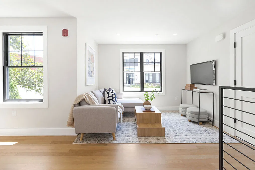 3 bed, 3.5 bath, 1800 sqft, $8,000 — Photo 3