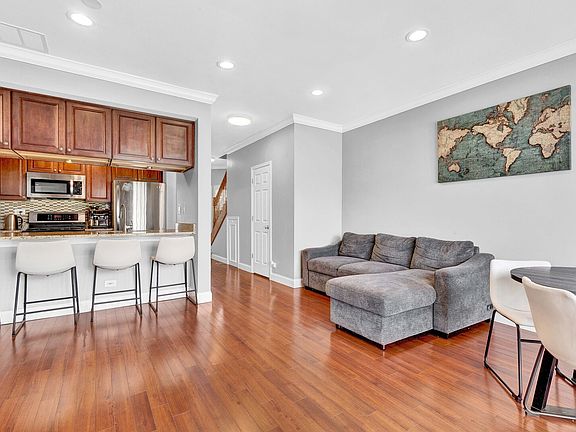 4th image of 114 Golfview Dr