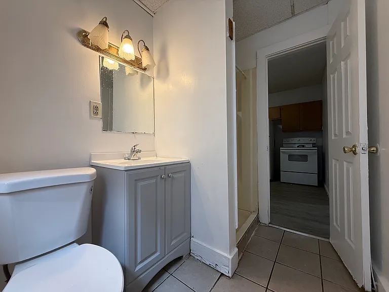 273 Ontario St #2 — Photo 5