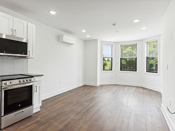 5th image of 1831 N 33rd St #25912410D