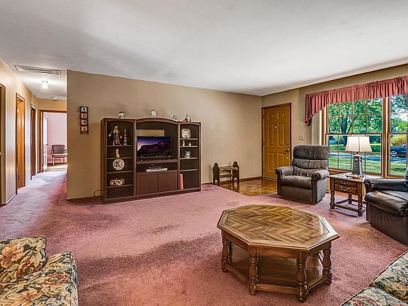 4th image of 7769 Kensington Ln