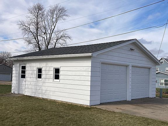 4th image of 1633 5th St