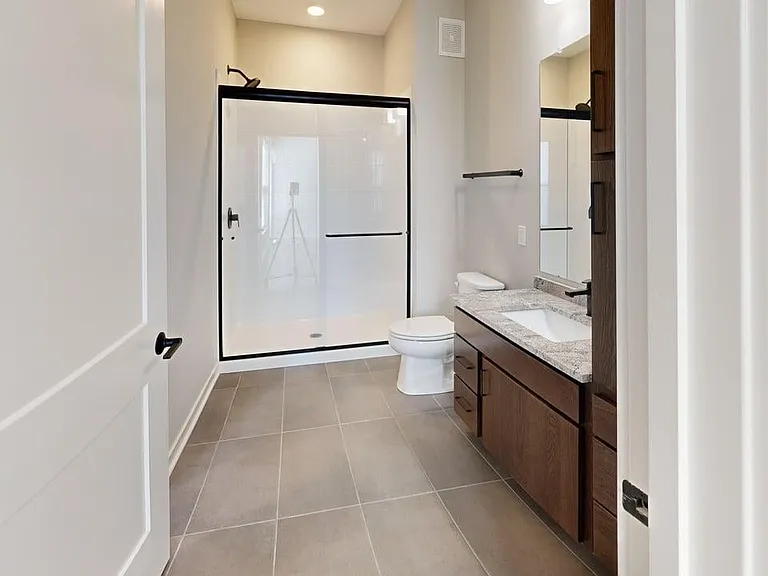 1G-The-Thomas-Bathroom 1G-The-Thomas-Bathroom