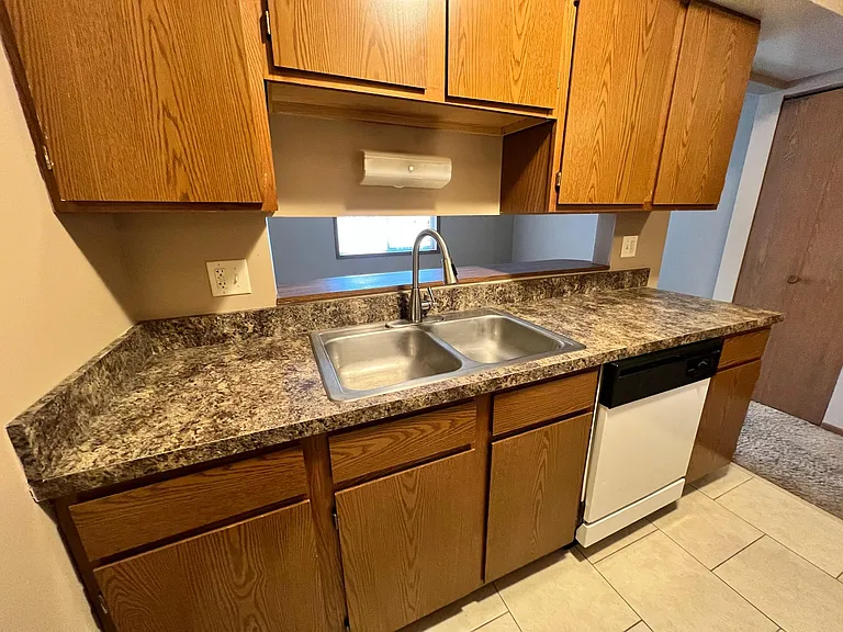 1-1813 Knox St #1 — Photo 7