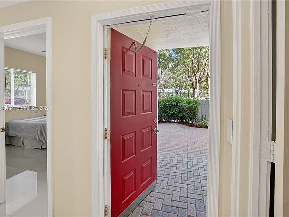 4th image of 10710 NW 66th St APT 114