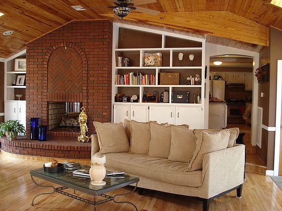 Living Room Rt - Firepl