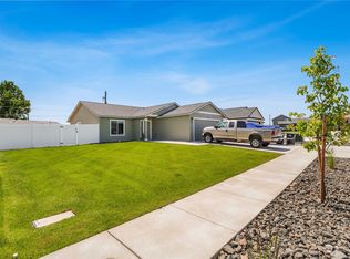 915 W Pine Dr, Moses Lake, WA 98837