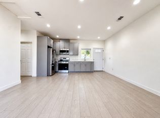 10723 Rhodesia Ave, Sunland, CA 91040