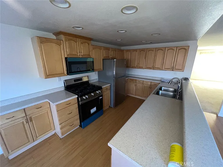 1435 Westmont Dr — Photo 9