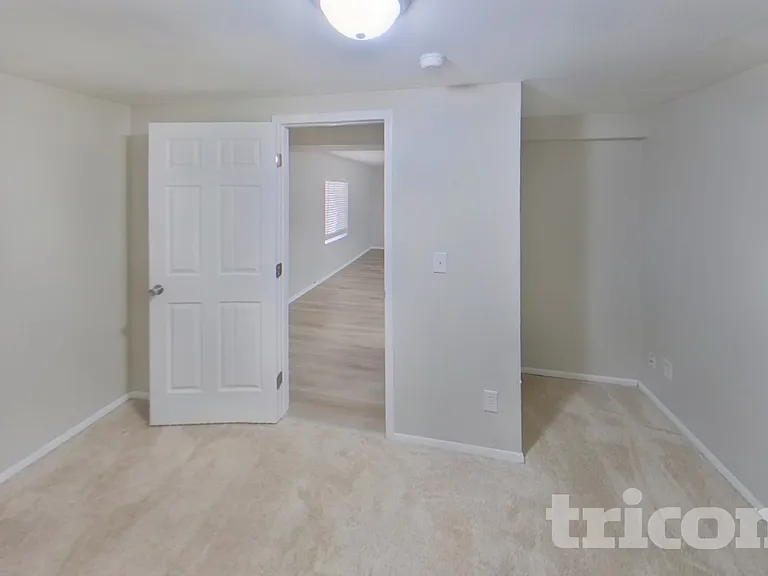 565 Winebrook Way — Photo 8