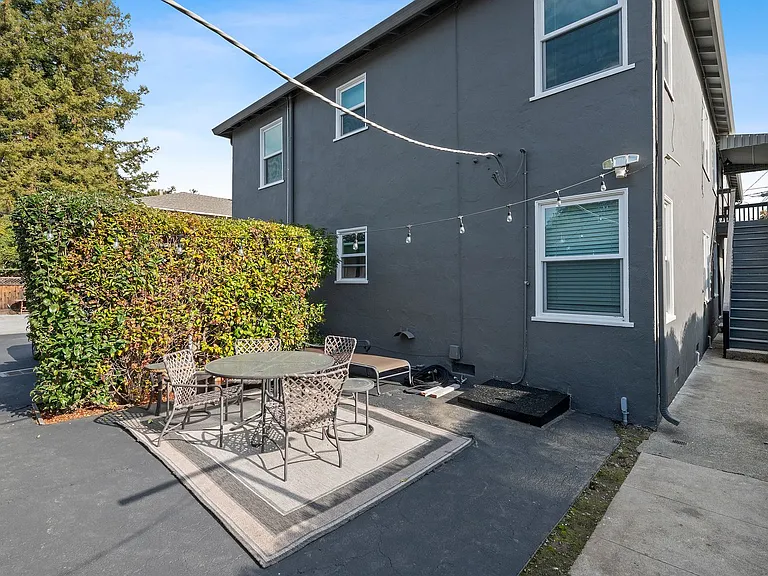 934 Oak Lane — Photo 3