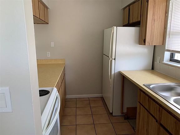5th image of 1190 Rohe St