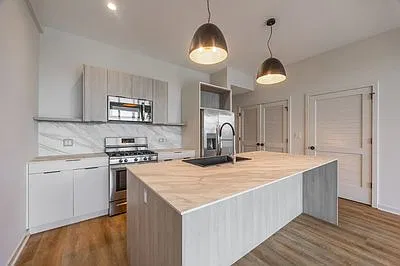 1 bed, 1.5 bath, 830 sqft, $2,500 — Photo 3